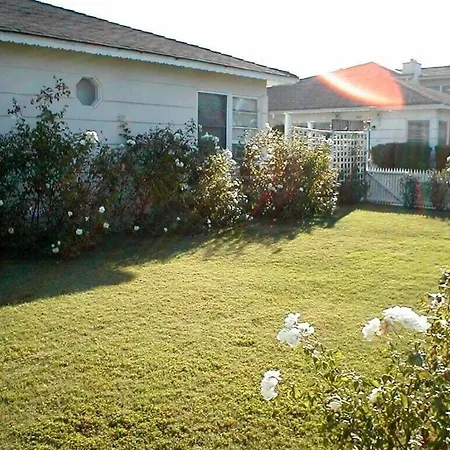 Adorable Garden Cottage ~ A Lovely Escape With Private Enclosed Gardens